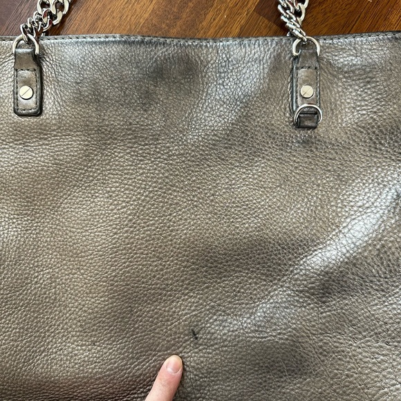 Silver metallic Michael Kors tote with drop chain handle - Picture 2 of 10